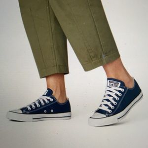 Converse Women’s Low Top All Star Shoes Size 7.5